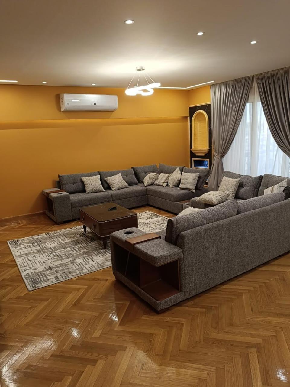 ألترا لوكس بالمهندسين Cairo